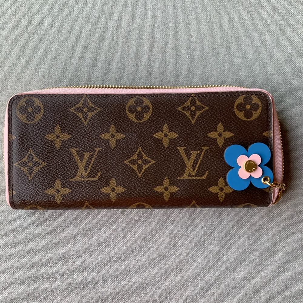 ❤️SOLD❤️Louis Vuitton Zip Flower Wallet